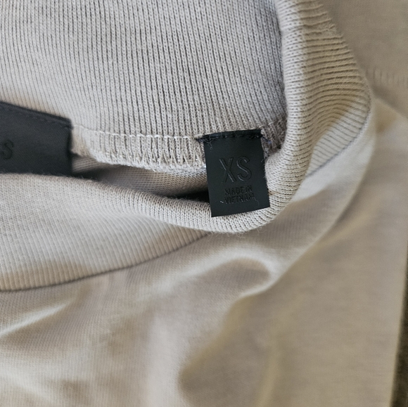 Oversized essentials mens xs. NWT seal color. - Picture 3 of 5